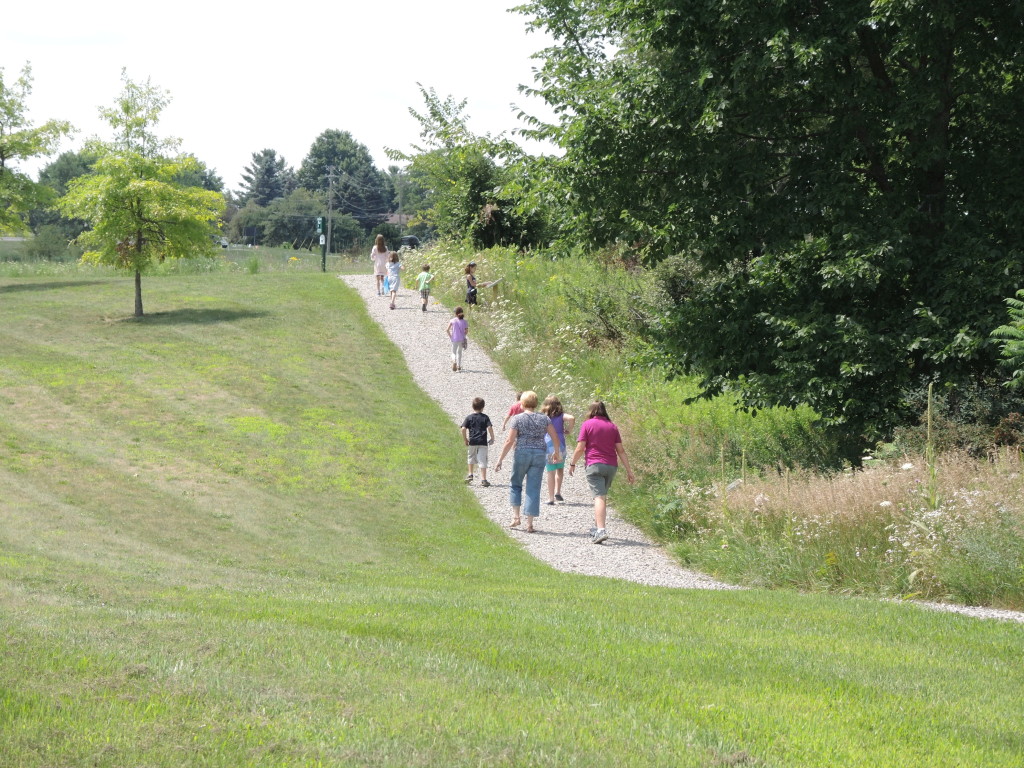 Readers walk the trail. Photos by Phil Custodio