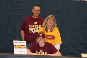 Meghan Deardorff signs her letter of intent to Central Michigan University, April 12. Photo by Wendi Reardon Price