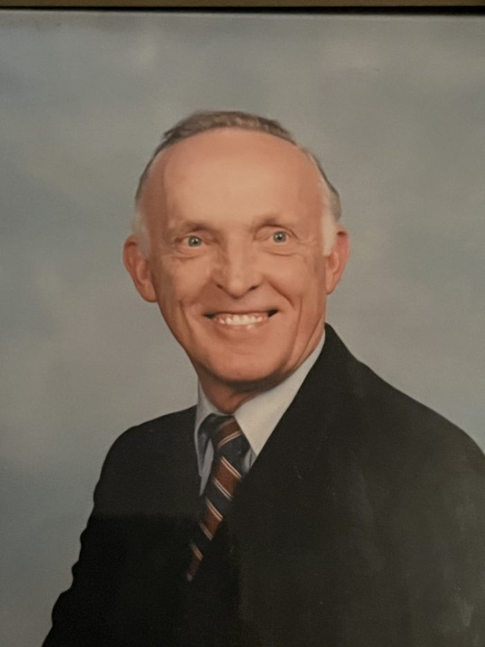 Kenneth Walter Kammer, 97